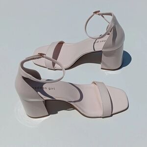 MADDEN GIRL  Women's Star Porcelain Color  Dress Sandals - 11M